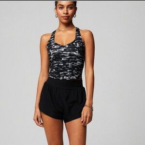 🆕 Fabletics Sun Chaser Short 4.5" - L